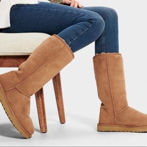 NWOT UGG Women’s Classic Tall Suede Boots Size 11